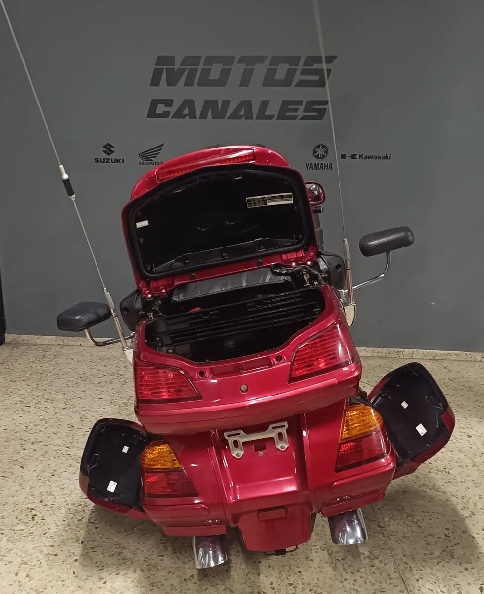 Honda Goldwing GL1800 – 2003 (Touring Premium)