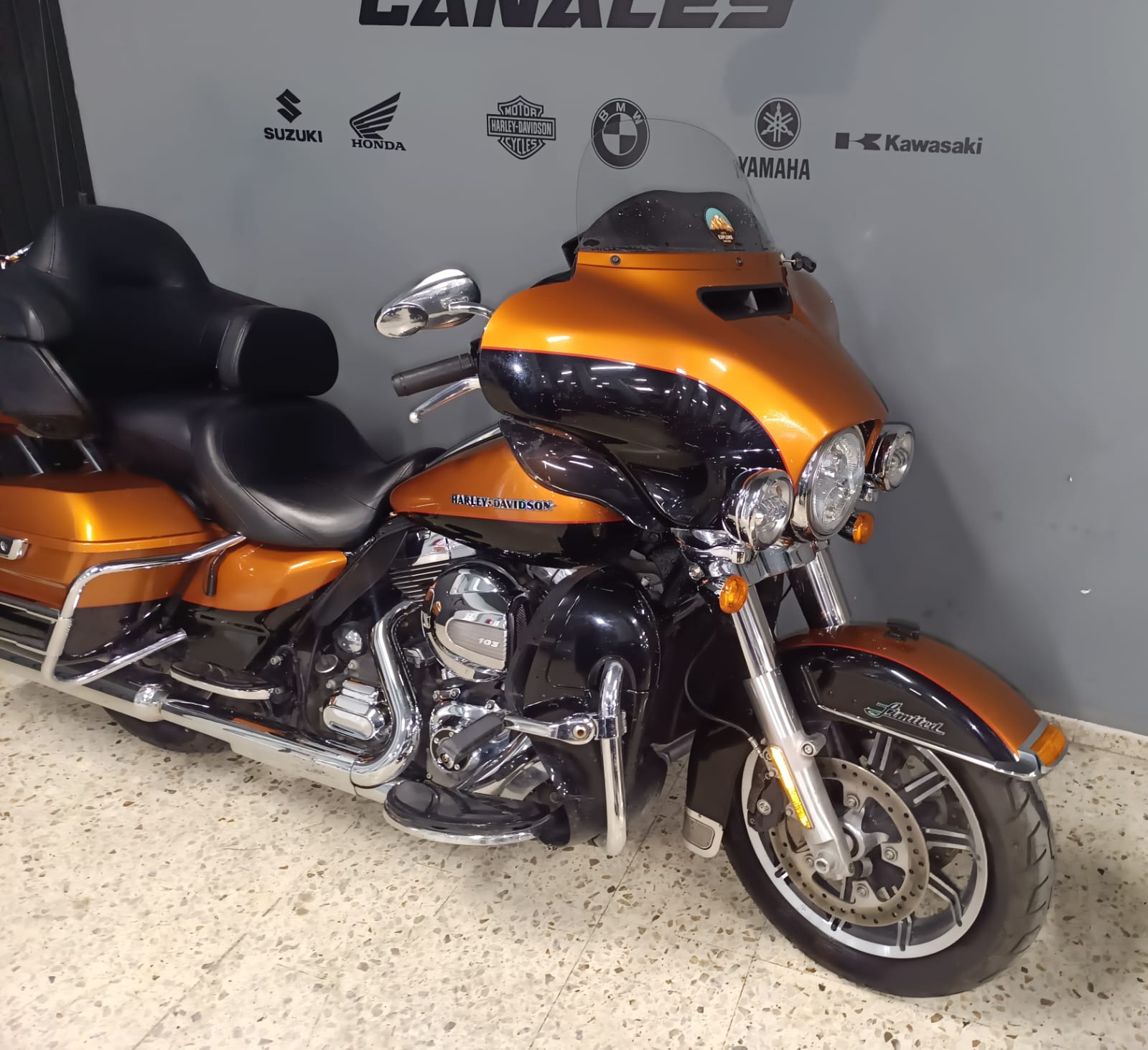 Harley Davidson FLHTK UltraLimited 1700c.c. Año 2016