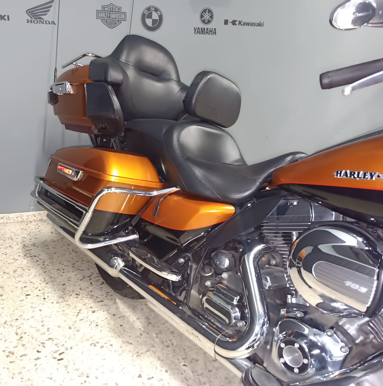 Harley Davidson FLHTK UltraLimited 1700c.c. Año 2016