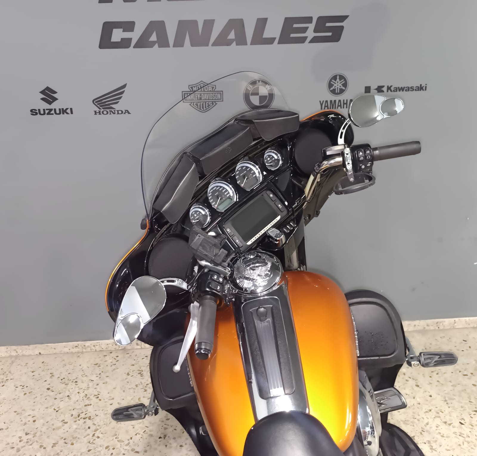 Harley Davidson FLHTK UltraLimited 1700c.c. Año 2016