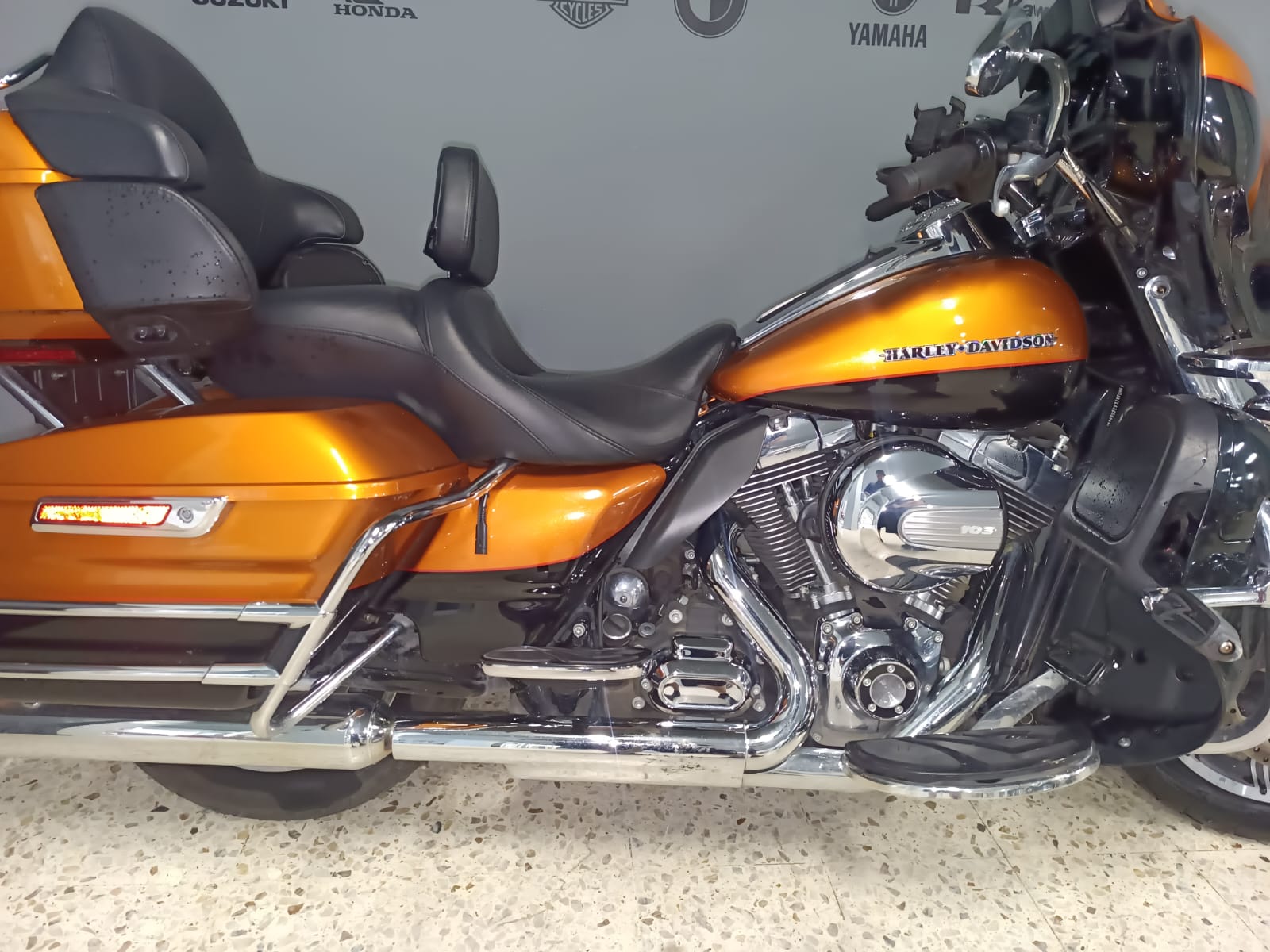 Harley Davidson FLHTK UltraLimited 1700c.c. Año 2016